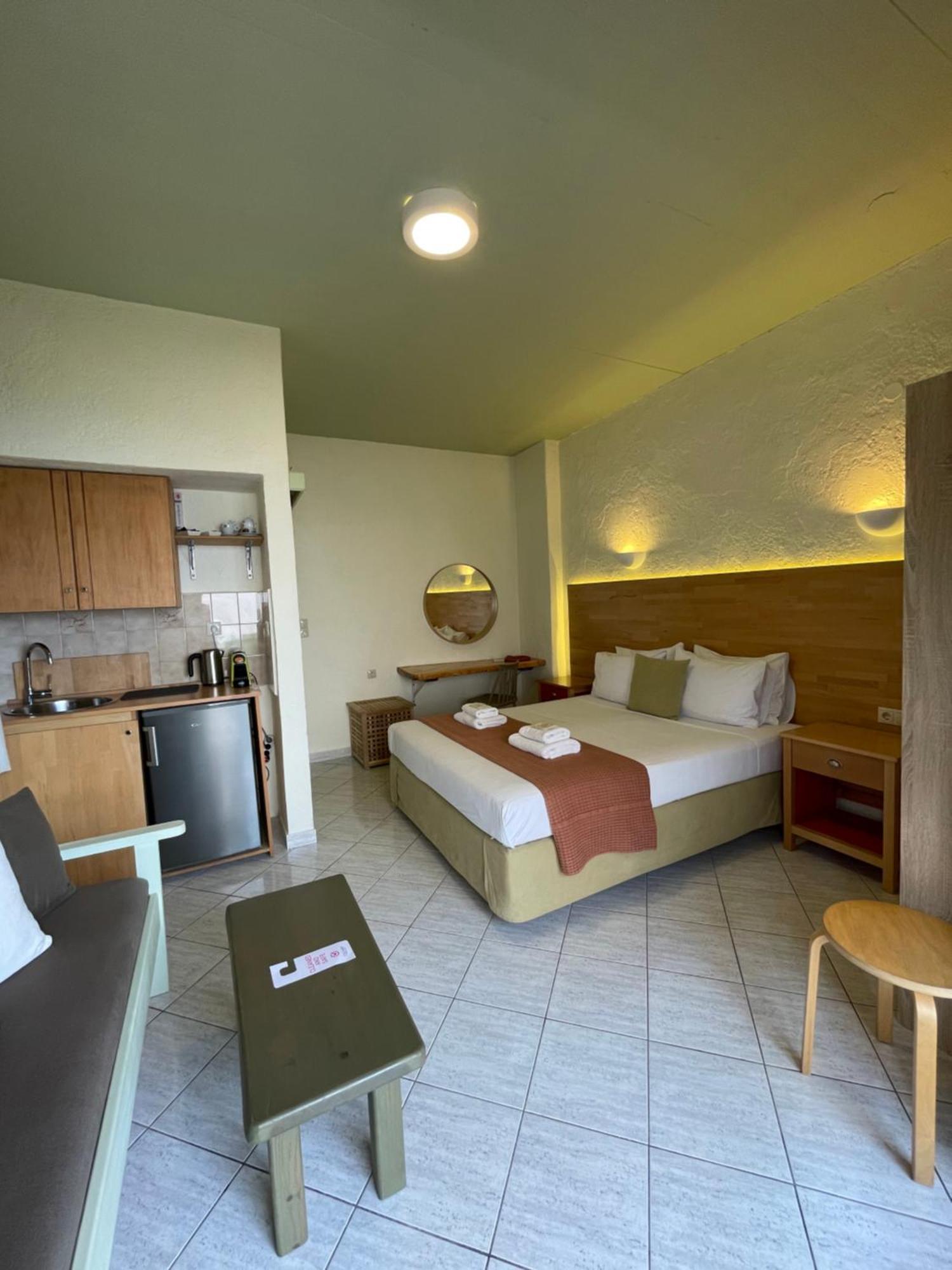 Villa Georgia Apartments & Suites Kalamaki Værelse billede