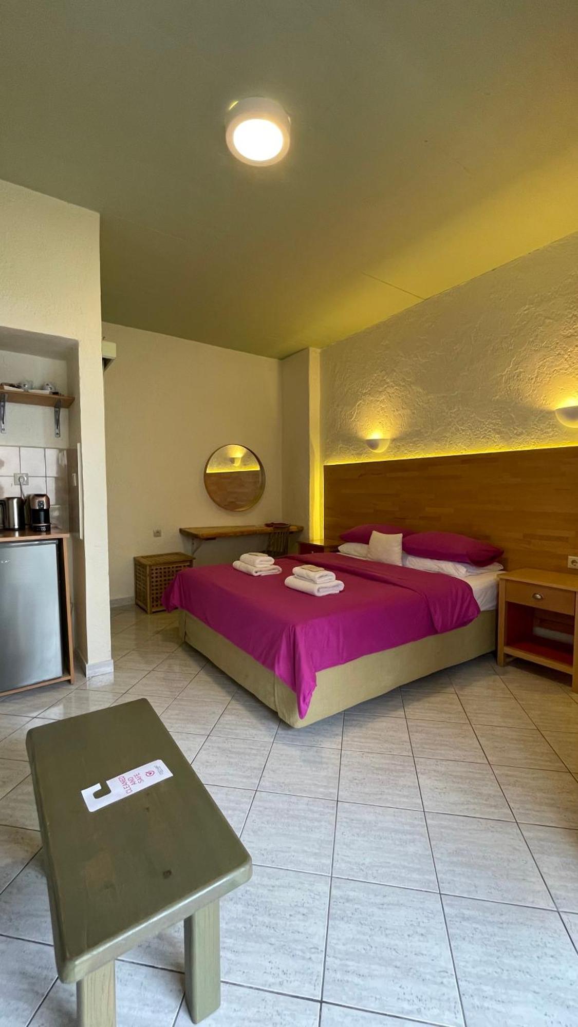Villa Georgia Apartments & Suites Kalamaki Værelse billede