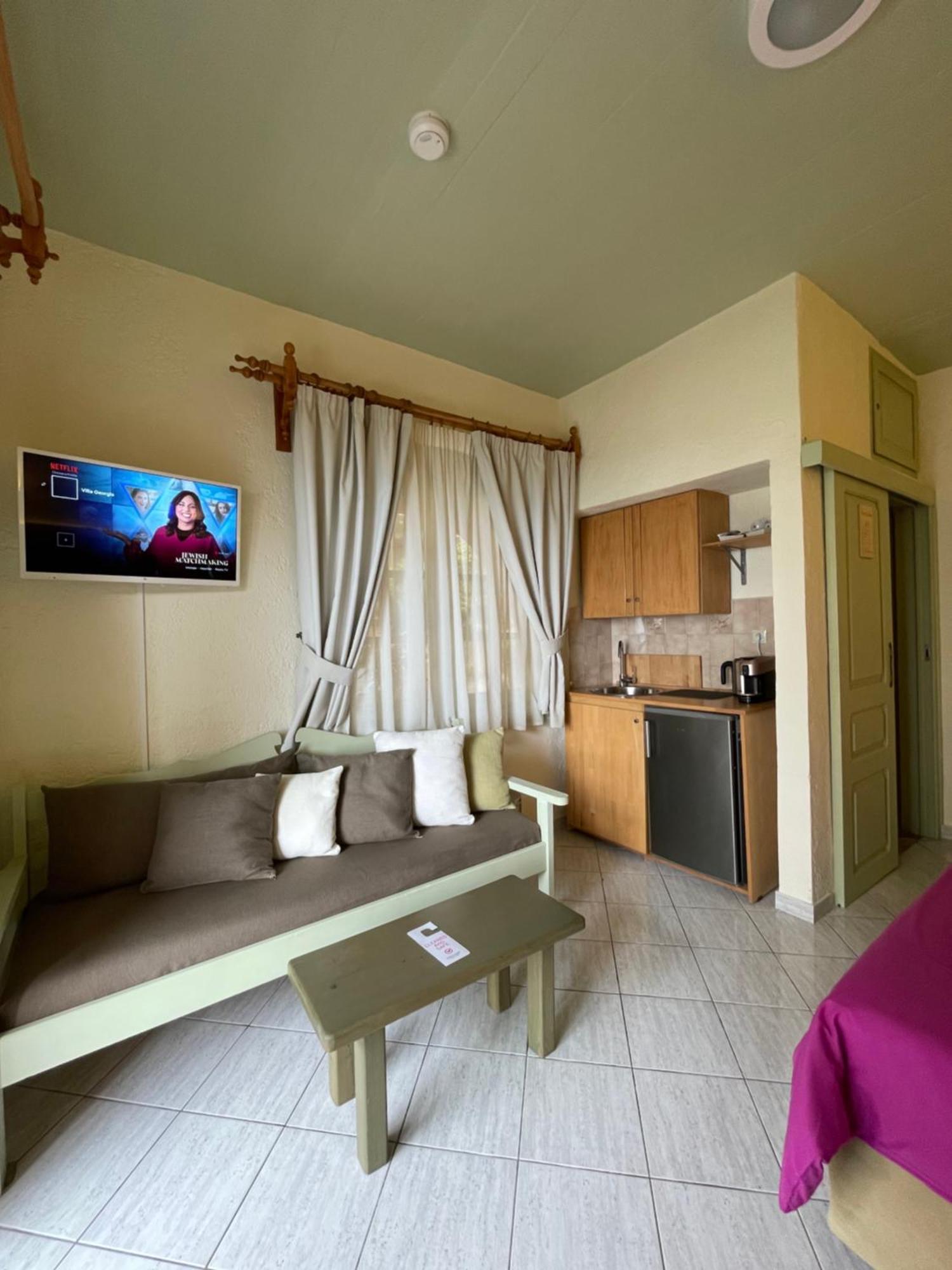 Villa Georgia Apartments & Suites Kalamaki Værelse billede